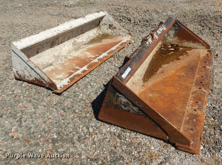 (2) Caterpillar skid steer buckets in Saint Joseph, MO Item FP9121 sold Purple Wave