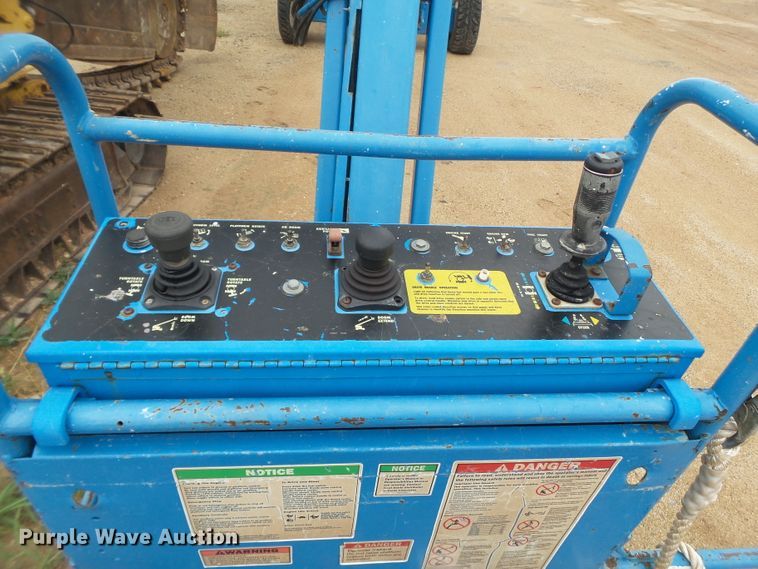 image for item FS9586 1996 Genie S85 boom lift