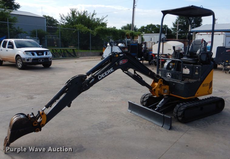 image for item FT9281 2012 John Deere 17D mini excavator