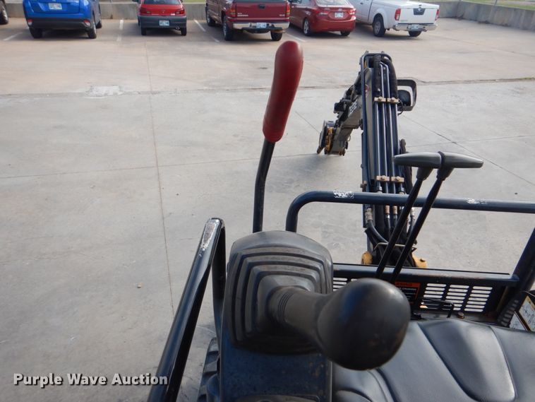 image for item FT9281 2012 John Deere 17D mini excavator