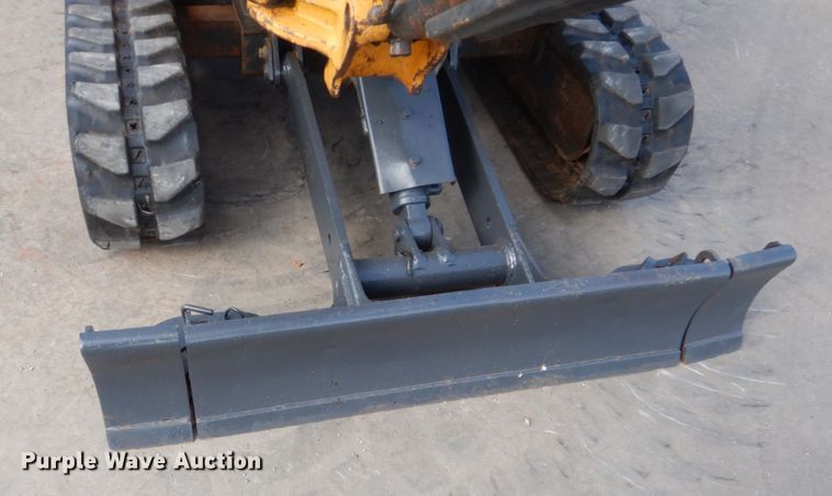 image for item FT9281 2012 John Deere 17D mini excavator