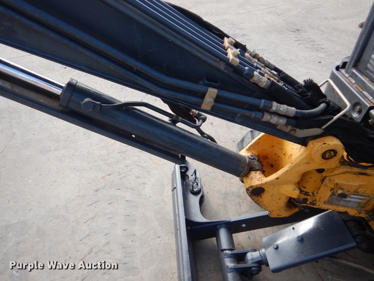 image for item FT9281 2012 John Deere 17D mini excavator