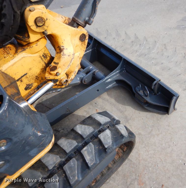 image for item FT9281 2012 John Deere 17D mini excavator