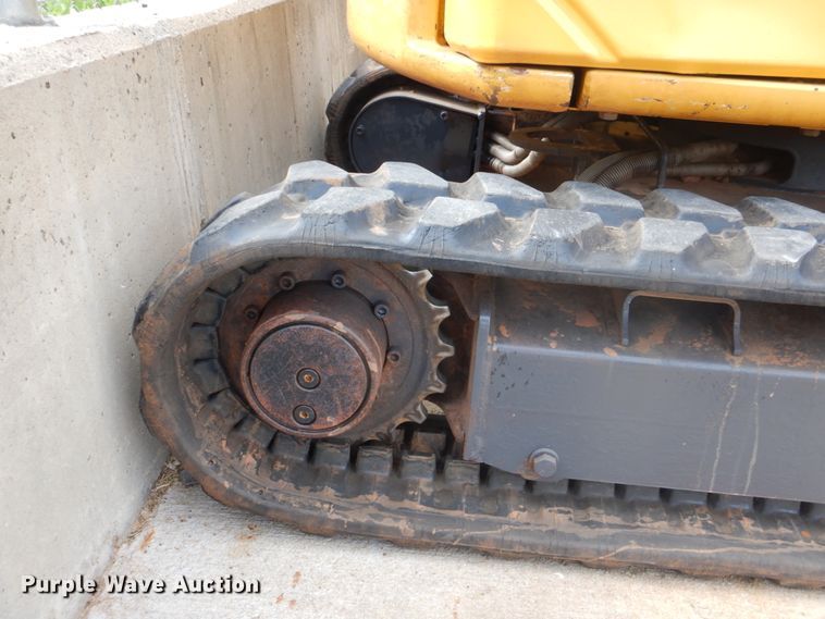 image for item FT9281 2012 John Deere 17D mini excavator