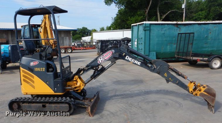 image for item FT9282 2013 John Deere 17D mini excavator