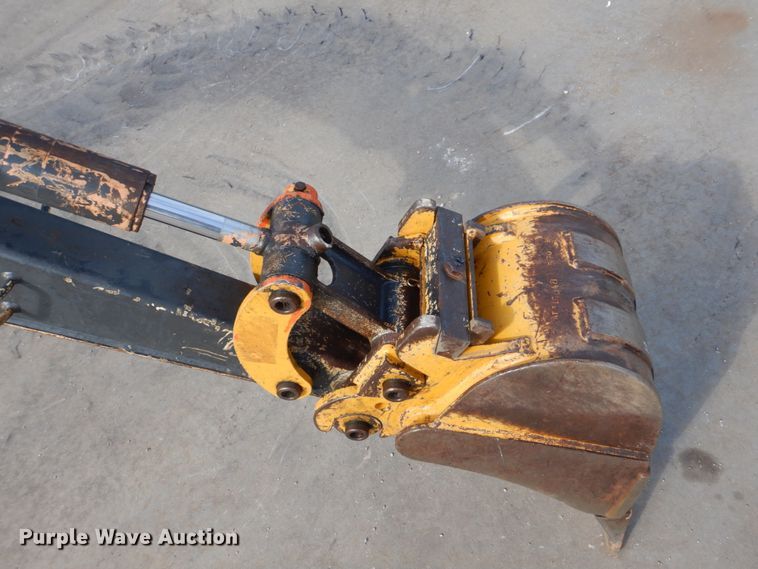 image for item FT9282 2013 John Deere 17D mini excavator