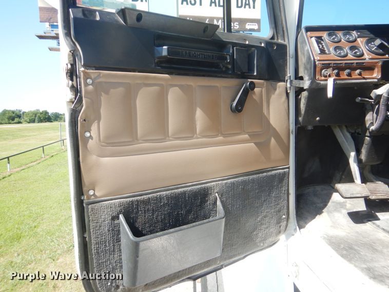 image for item FT9383 2010 Freightliner FLD120 dump truck