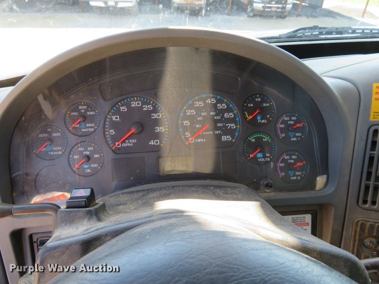 image for item FU9999 2006 International 4300 digger derrick truck