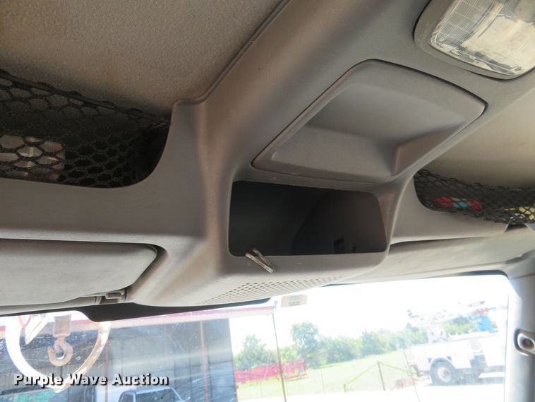 image for item FU9999 2006 International 4300 digger derrick truck