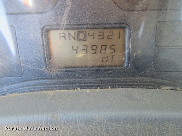 image for item FU9999 2006 International 4300 digger derrick truck