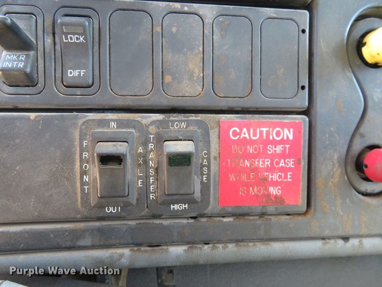 image for item FU9999 2006 International 4300 digger derrick truck