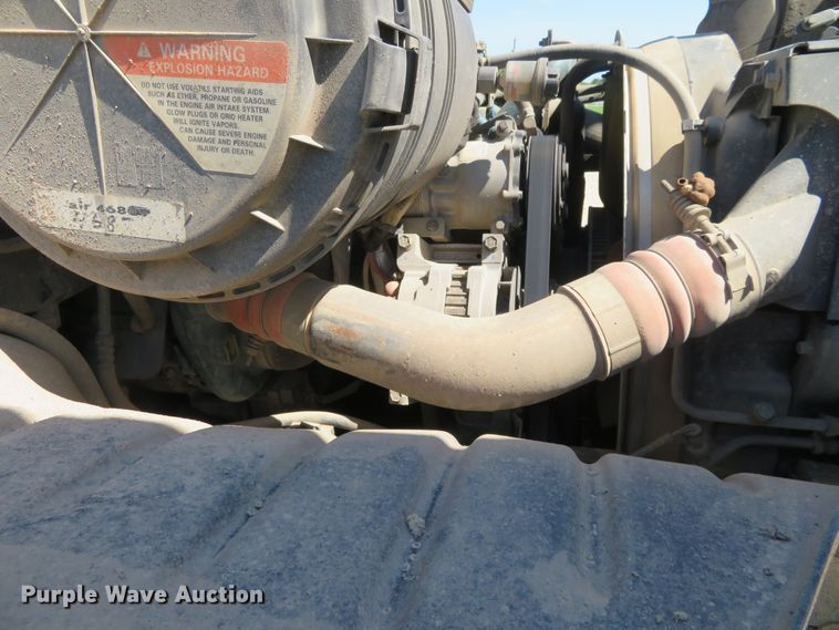 image for item FU9999 2006 International 4300 digger derrick truck