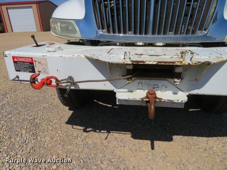 image for item FU9999 2006 International 4300 digger derrick truck