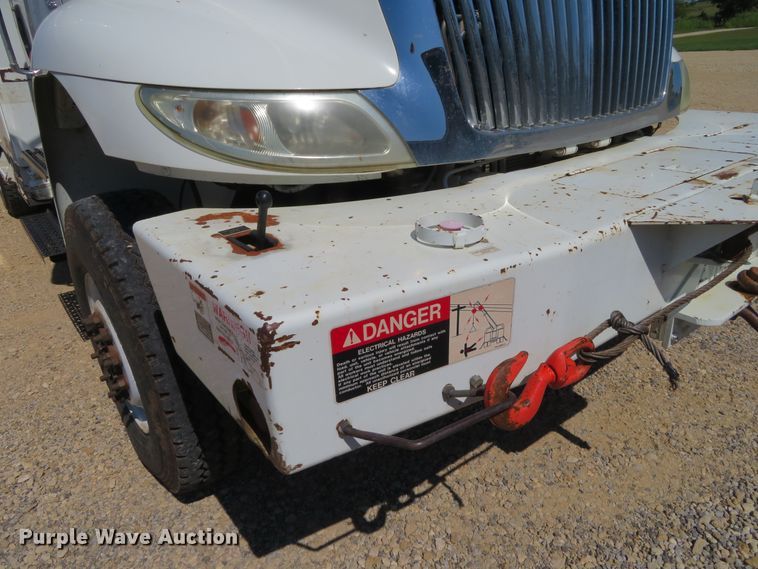 image for item FU9999 2006 International 4300 digger derrick truck