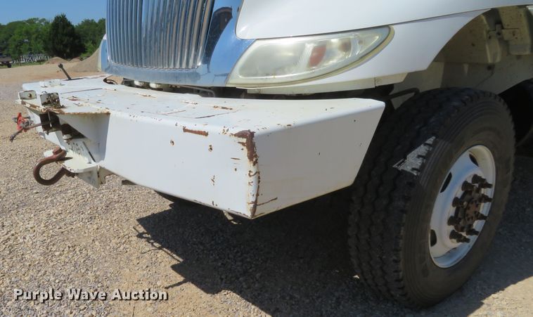 image for item FU9999 2006 International 4300 digger derrick truck