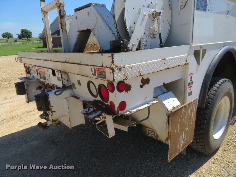 image for item FU9999 2006 International 4300 digger derrick truck