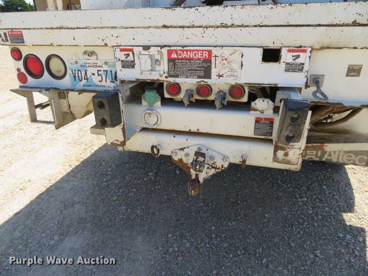 image for item FU9999 2006 International 4300 digger derrick truck