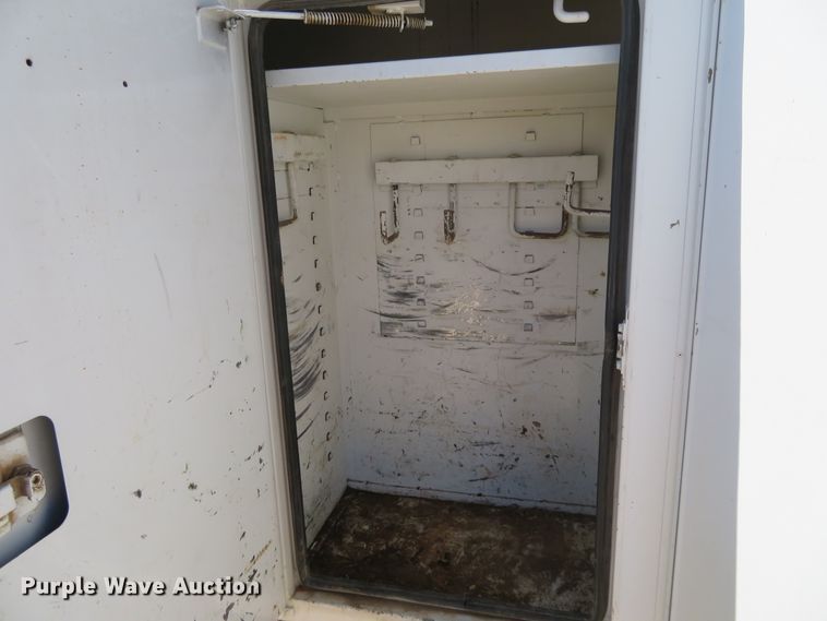 image for item FU9999 2006 International 4300 digger derrick truck