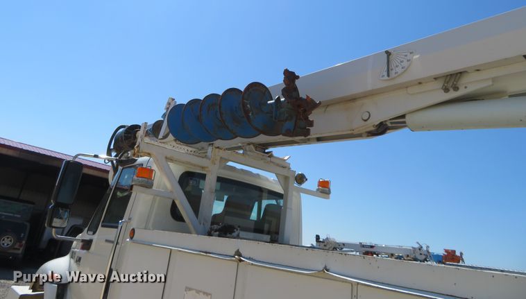image for item FU9999 2006 International 4300 digger derrick truck