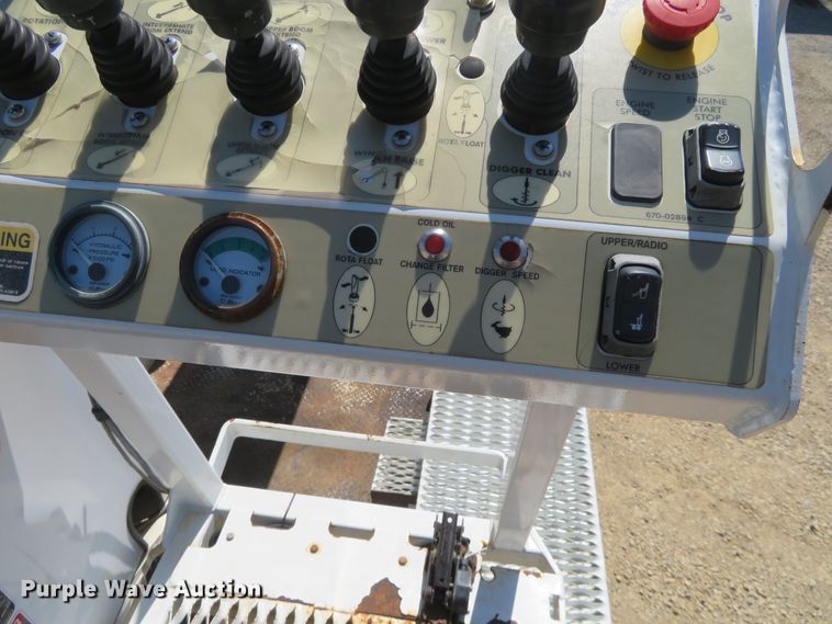 image for item FU9999 2006 International 4300 digger derrick truck