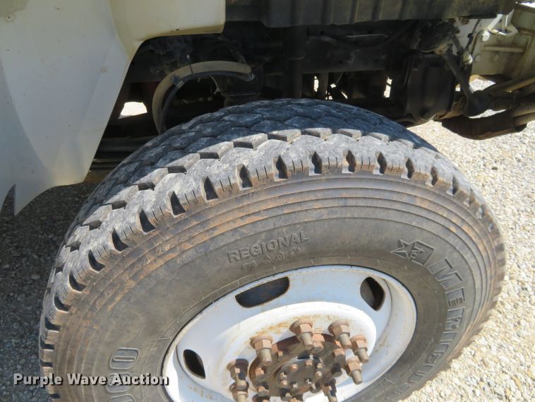 image for item FU9999 2006 International 4300 digger derrick truck