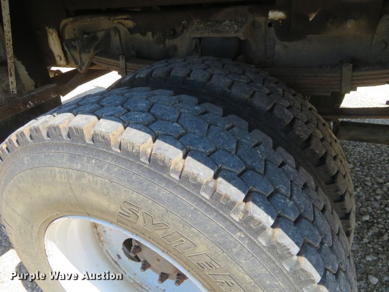 image for item FU9999 2006 International 4300 digger derrick truck