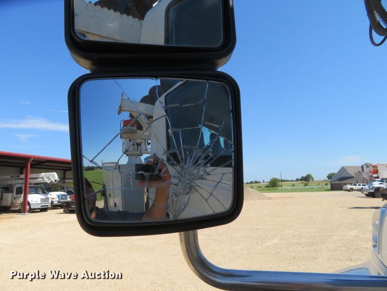 image for item FU9999 2006 International 4300 digger derrick truck