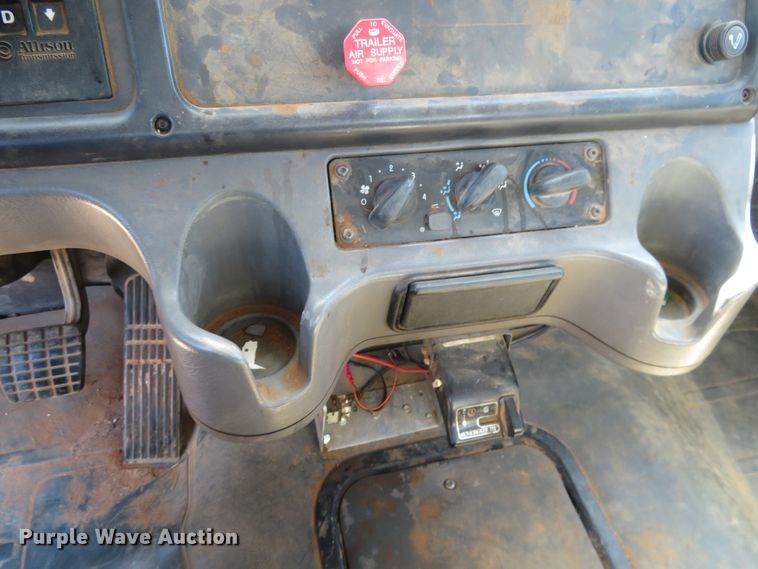 image for item FV9000 2007 Freightliner Business Class M2 bucket truck