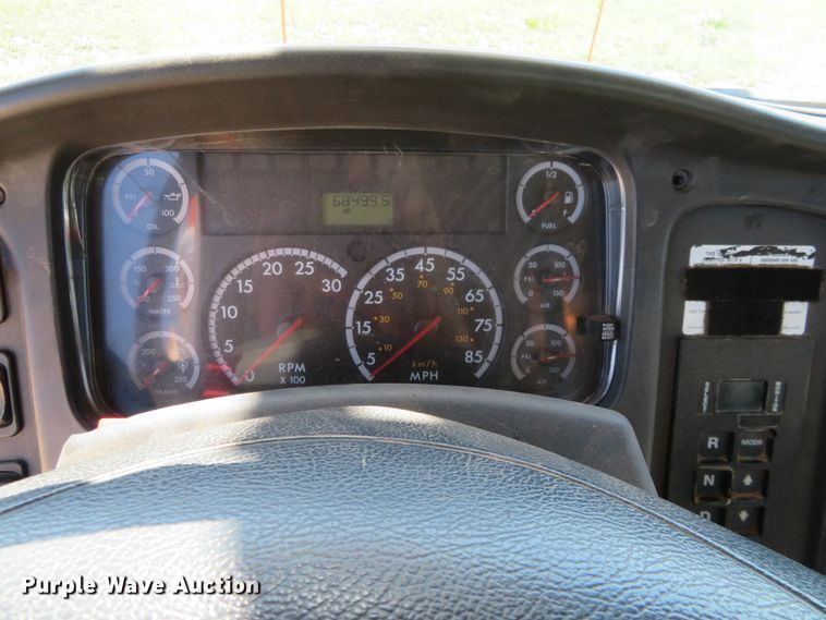 image for item FV9000 2007 Freightliner Business Class M2 bucket truck