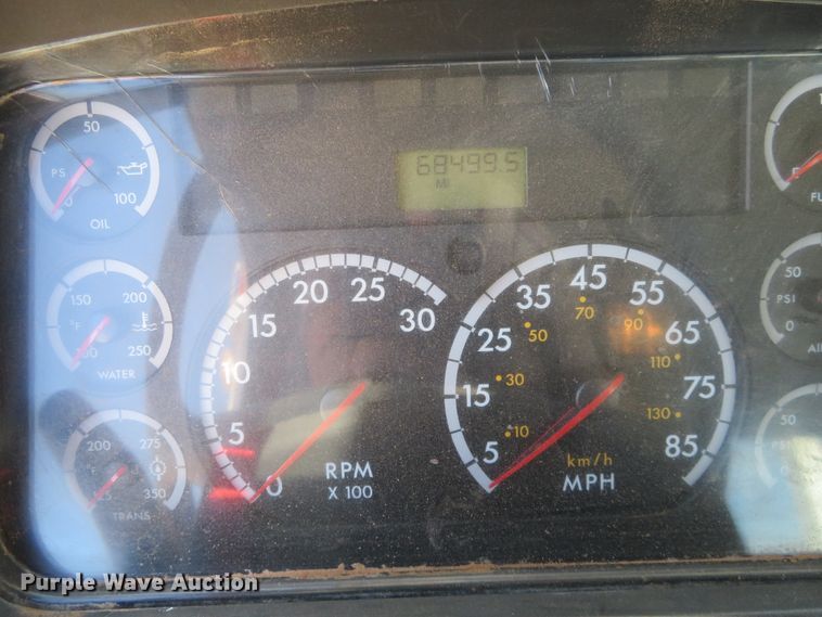 image for item FV9000 2007 Freightliner Business Class M2 bucket truck