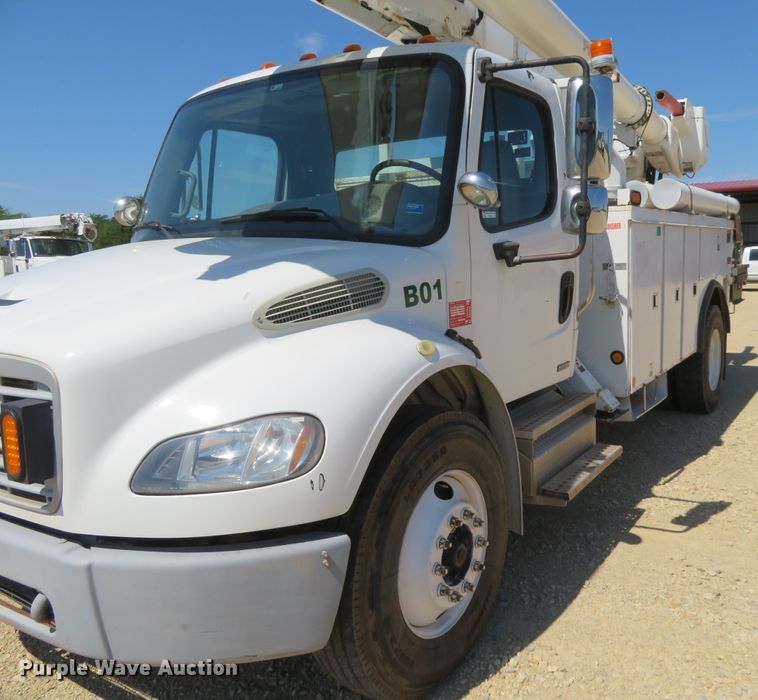 image for item FV9000 2007 Freightliner Business Class M2 bucket truck