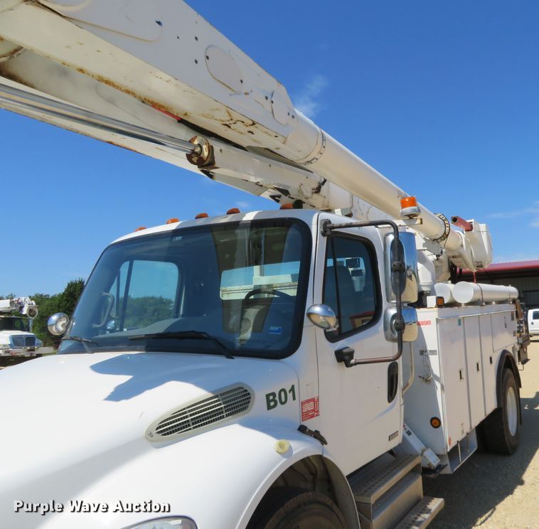 image for item FV9000 2007 Freightliner Business Class M2 bucket truck