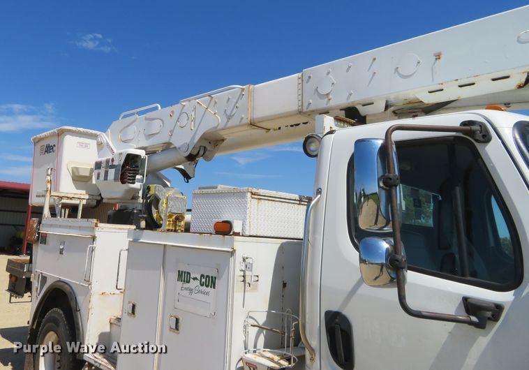 image for item FV9000 2007 Freightliner Business Class M2 bucket truck