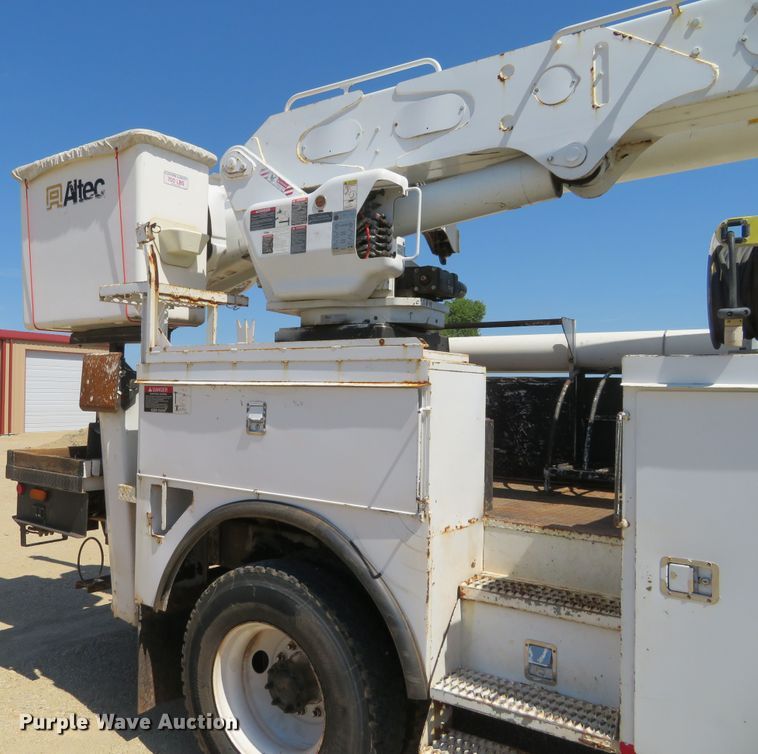 image for item FV9000 2007 Freightliner Business Class M2 bucket truck