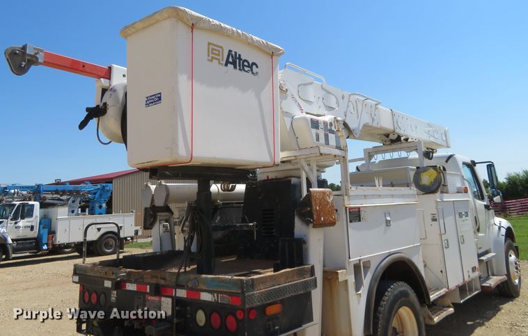 image for item FV9000 2007 Freightliner Business Class M2 bucket truck