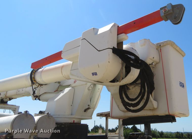 image for item FV9000 2007 Freightliner Business Class M2 bucket truck