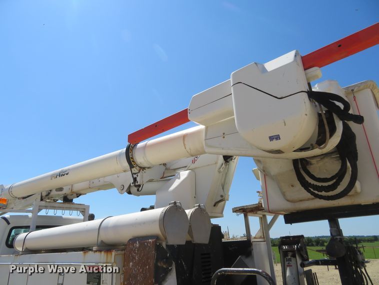 image for item FV9000 2007 Freightliner Business Class M2 bucket truck