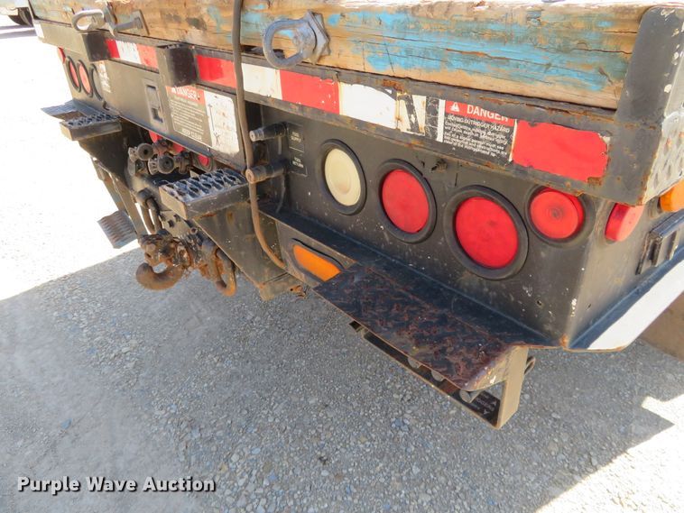 image for item FV9000 2007 Freightliner Business Class M2 bucket truck