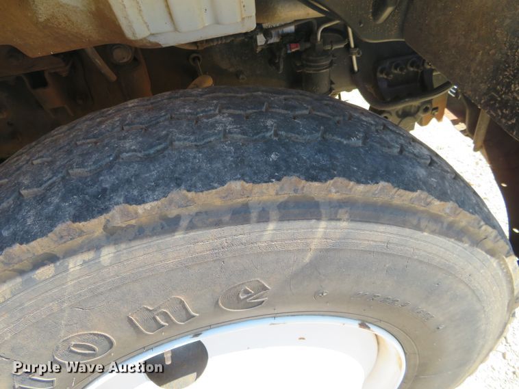 image for item FV9000 2007 Freightliner Business Class M2 bucket truck