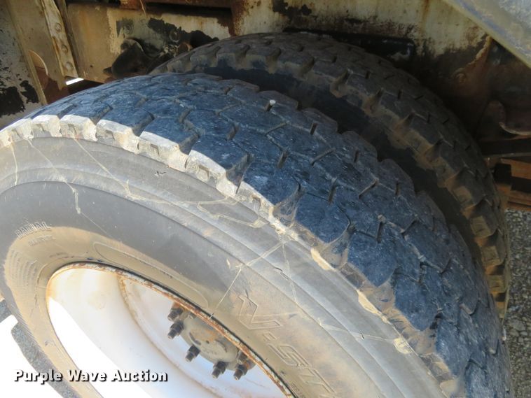 image for item FV9000 2007 Freightliner Business Class M2 bucket truck