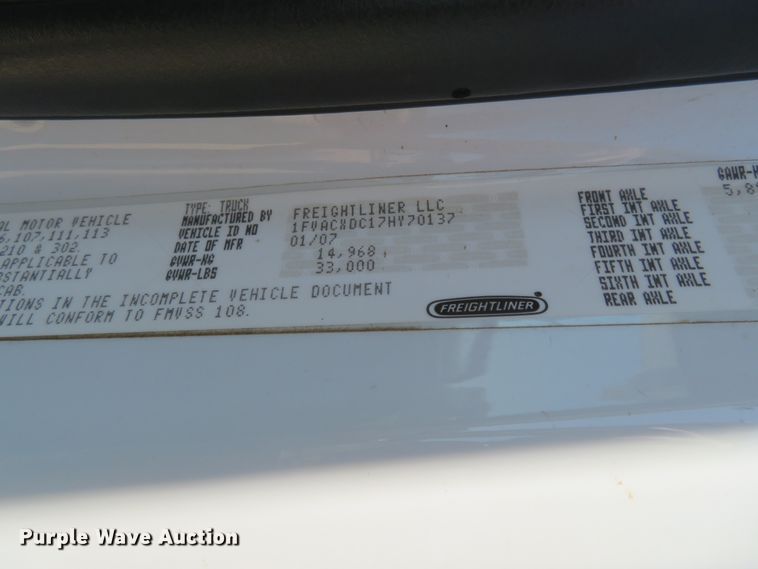 image for item FV9000 2007 Freightliner Business Class M2 bucket truck