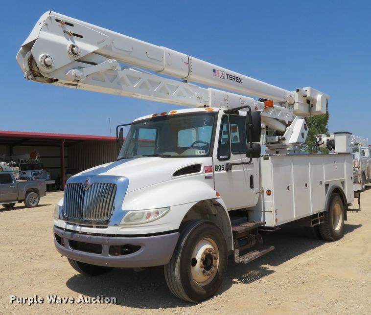 image for item FV9010 2011 International DuraStar 4300 bucket truck