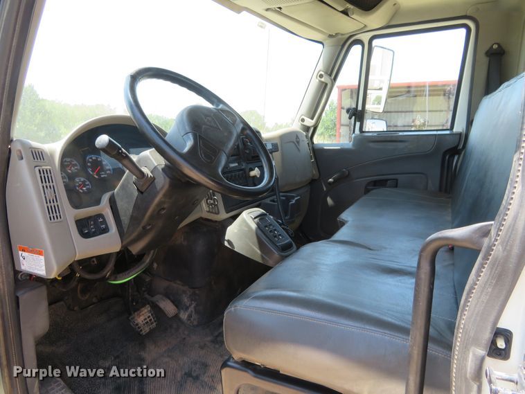 image for item FV9010 2011 International DuraStar 4300 bucket truck