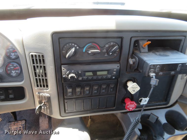 image for item FV9010 2011 International DuraStar 4300 bucket truck