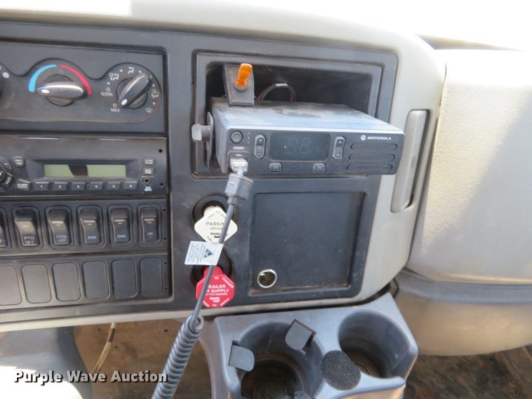 image for item FV9010 2011 International DuraStar 4300 bucket truck