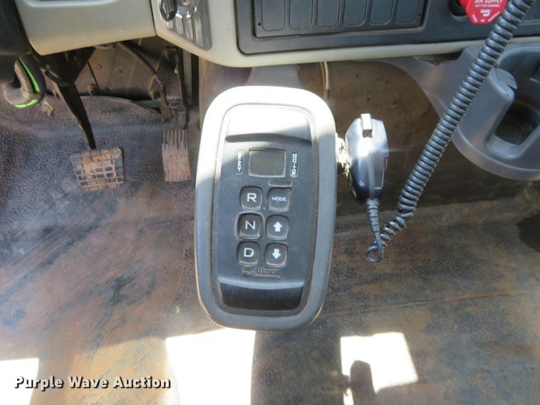 image for item FV9010 2011 International DuraStar 4300 bucket truck