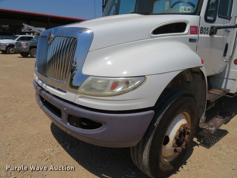 image for item FV9010 2011 International DuraStar 4300 bucket truck