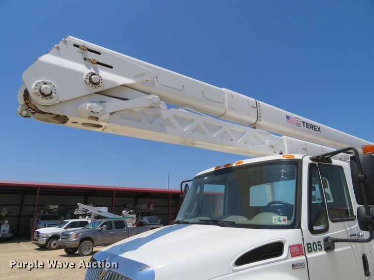 image for item FV9010 2011 International DuraStar 4300 bucket truck