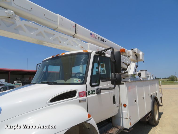 image for item FV9010 2011 International DuraStar 4300 bucket truck