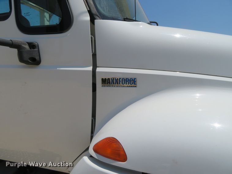 image for item FV9010 2011 International DuraStar 4300 bucket truck